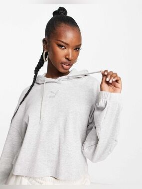 Puma Embroidered Classic Ribbed Cropped Hoodie size Women’s Large